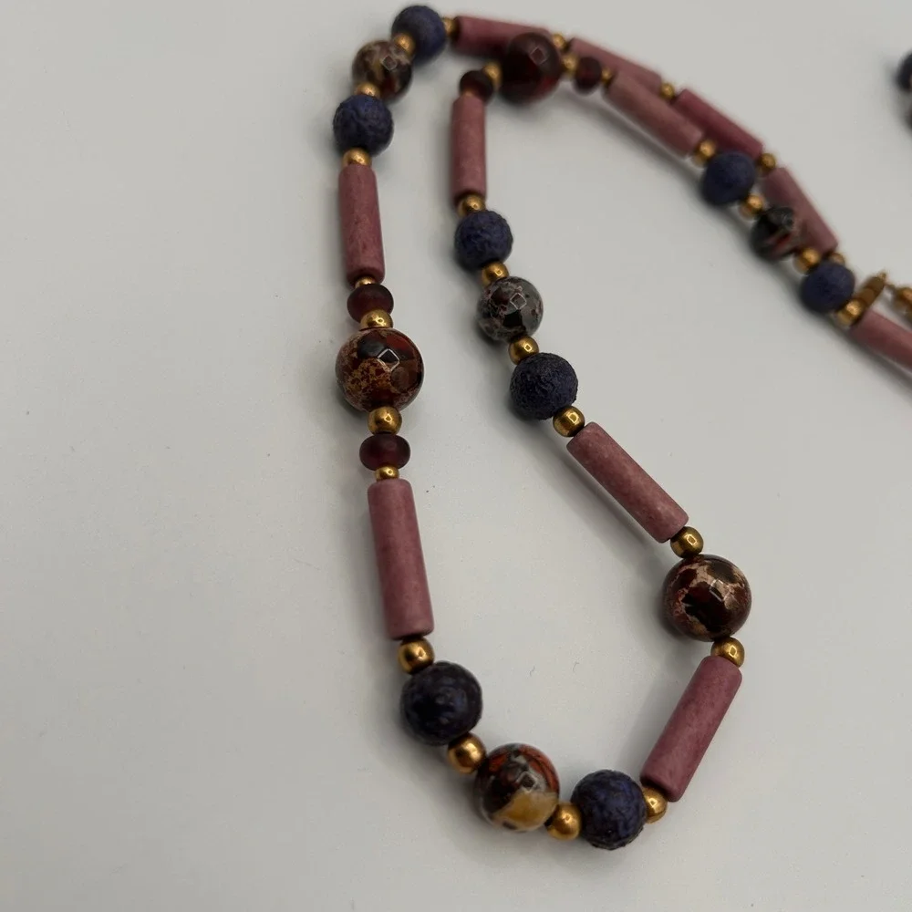 Boho Beaded Necklace Mauve‎ Jasper Lava Rock Gold Tone Barrel Clasp 28